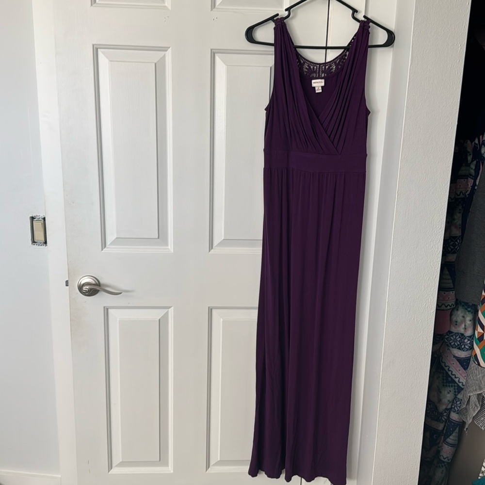 Sleeveless long purple dress